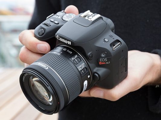ক্যানন EOS 200D