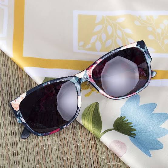 মহিলাদের জন্য মাল্টি প্রিন্টেড সানগ্লাস (Multi Printed Women’s Sunglasses)