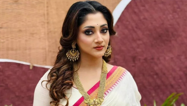 অভিনেত্রী পূজা চেরি